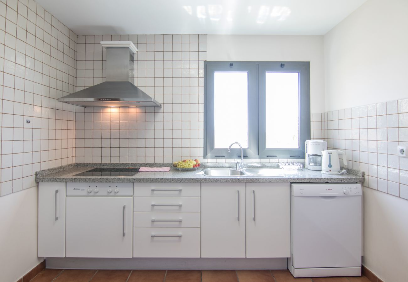 Villa in San Bartolomé de Tirajana - HomeForGuest Salobre Golf Villa, pool, wifi, stunning views