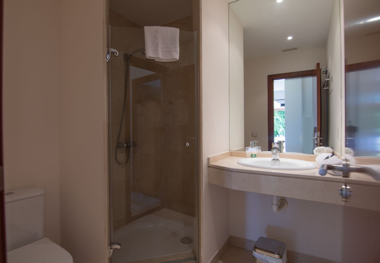 Villa in San Bartolomé de Tirajana - HomeForGuest Salobre Golf Villa, pool, wifi, stunning views