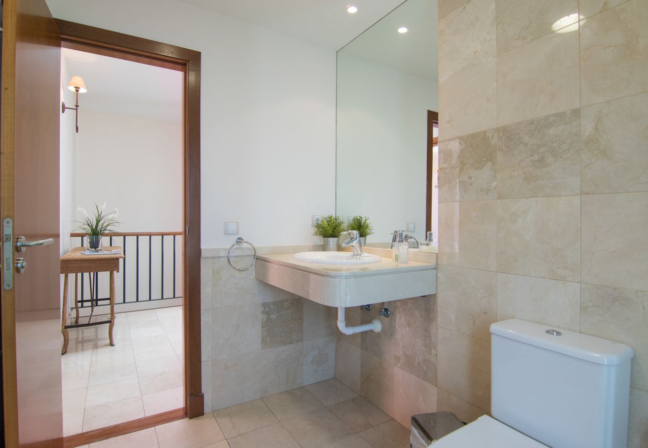 Villa in San Bartolomé de Tirajana - HomeForGuest Salobre Golf Villa, pool, wifi, stunning views