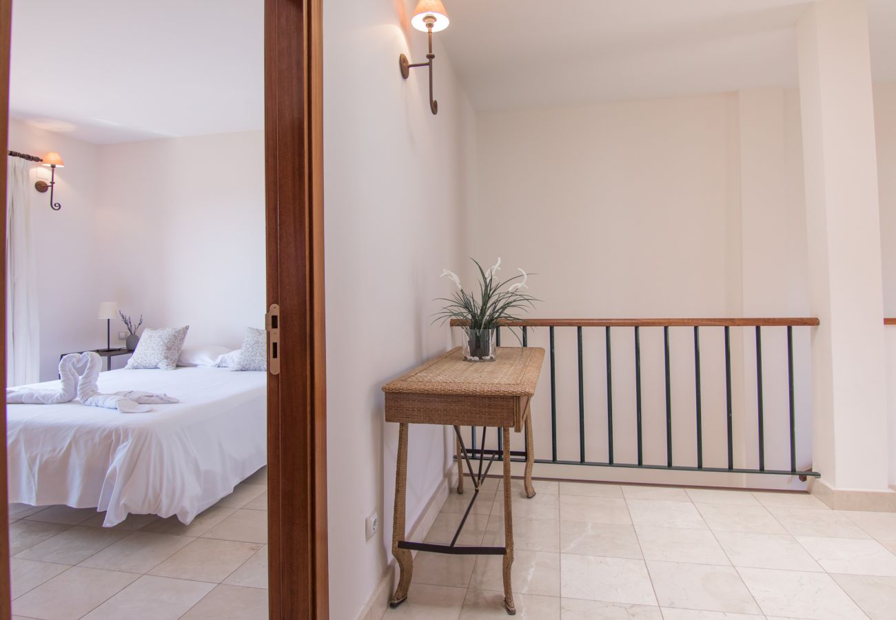 Villa in San Bartolomé de Tirajana - HomeForGuest Salobre Golf Villa, pool, wifi, stunning views