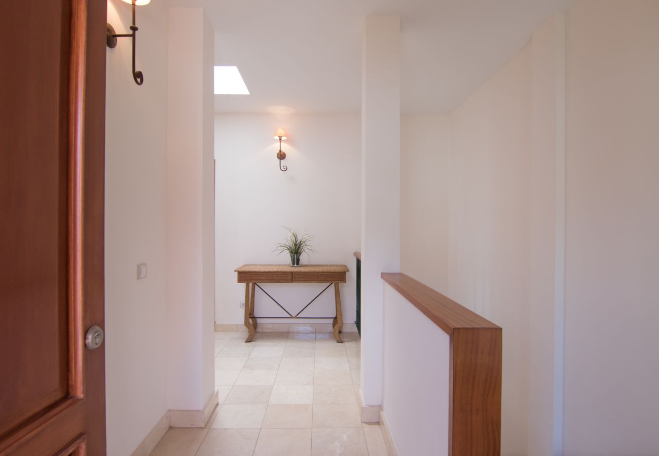 Villa in San Bartolomé de Tirajana - HomeForGuest Salobre Golf Villa, pool, wifi, stunning views