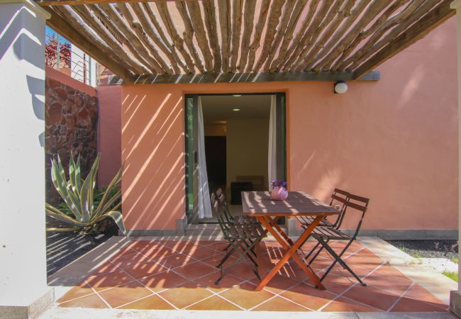 Villa in San Bartolomé de Tirajana - HomeForGuest Salobre Villa, 5PAX, WIFI, POOL, GREAT VIEWS Villa in San Bartolomé de Tirajana - HomeForGuest Salobre Villa, 5PAX, WIFI, POOL, GREAT VIEWS
