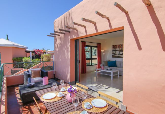 Villa in San Bartolomé de Tirajana - HomeForGuest Salobre Villa, 5PAX, WIFI, POOL, GREAT VIEWS Villa in San Bartolomé de Tirajana - HomeForGuest Salobre Villa, 5PAX, WIFI, POOL, GREAT VIEWS