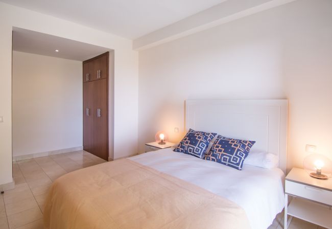 Villa in San Bartolomé de Tirajana - HomeForGuest Salobre Villa, 5PAX, WIFI, POOL, GREAT VIEWS Villa in San Bartolomé de Tirajana - HomeForGuest Salobre Villa, 5PAX, WIFI, POOL, GREAT VIEWS