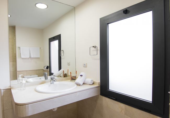 Villa in San Bartolomé de Tirajana - HomeForGuest Salobre Villa, 5PAX, WIFI, POOL, GREAT VIEWS Villa in San Bartolomé de Tirajana - HomeForGuest Salobre Villa, 5PAX, WIFI, POOL, GREAT VIEWS