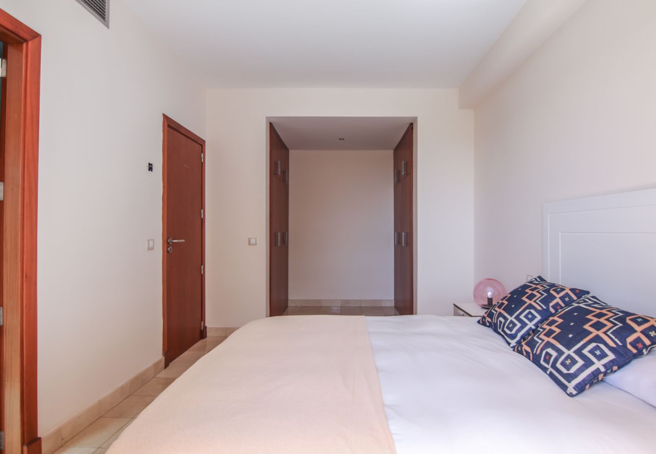 Villa in San Bartolomé de Tirajana - HomeForGuest Salobre Villa, 5PAX, WIFI, POOL, GREAT VIEWS