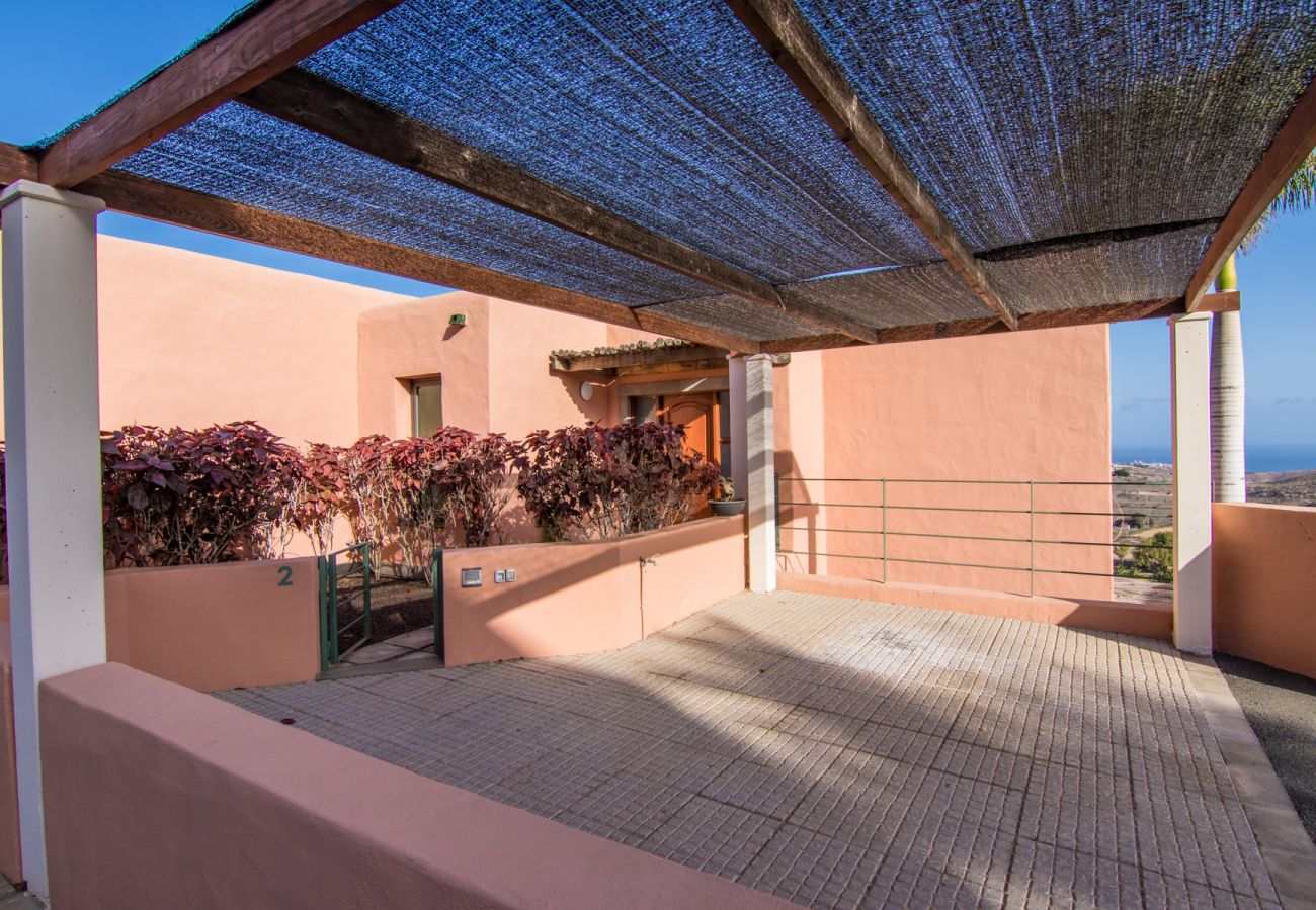 Villa in San Bartolomé de Tirajana - HomeForGuest Salobre Villa, 5PAX, WIFI, POOL, GREAT VIEWS