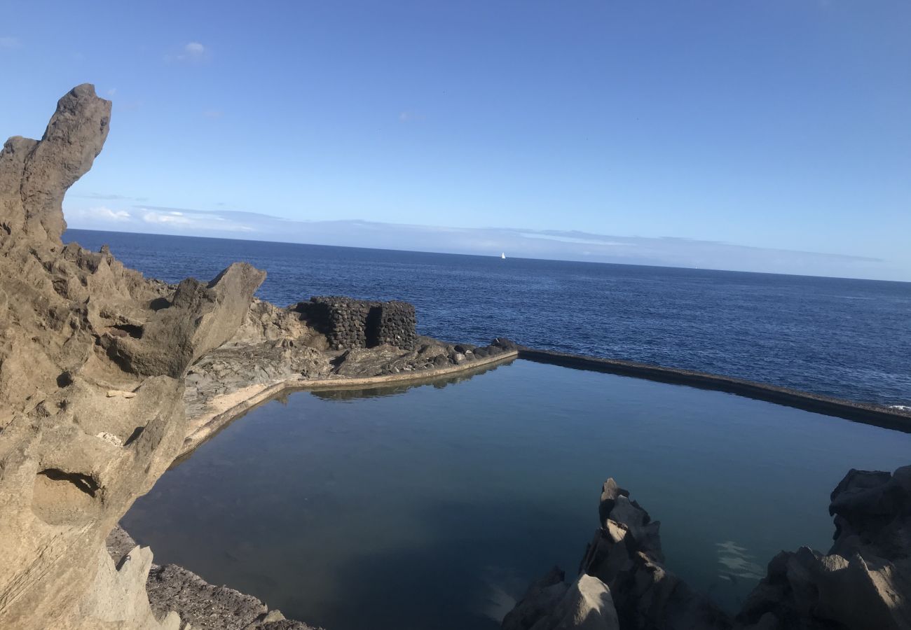 Apartment in Arico - HomeForGuest NextDoor Oasis: ocean front, terrace, natural pool- HomeForGuest