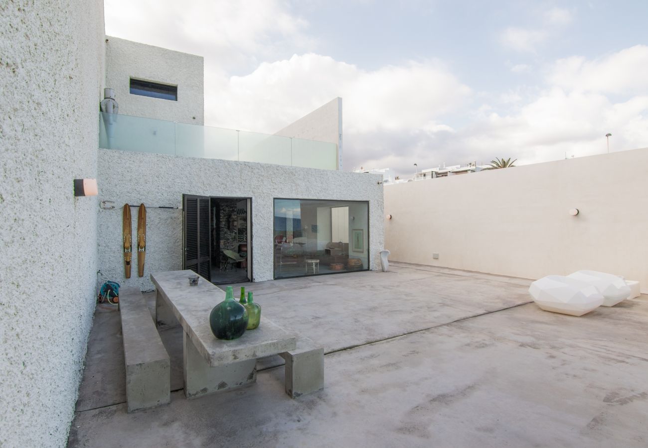 Apartment in Arico - HomeForGuest NextDoor Oasis: ocean front, terrace, natural pool- HomeForGuest