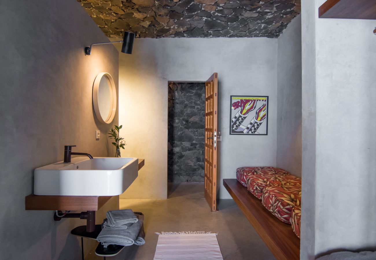 Apartment in Arico - HomeForGuest NextDoor Oasis: ocean front, terrace, natural pool- HomeForGuest