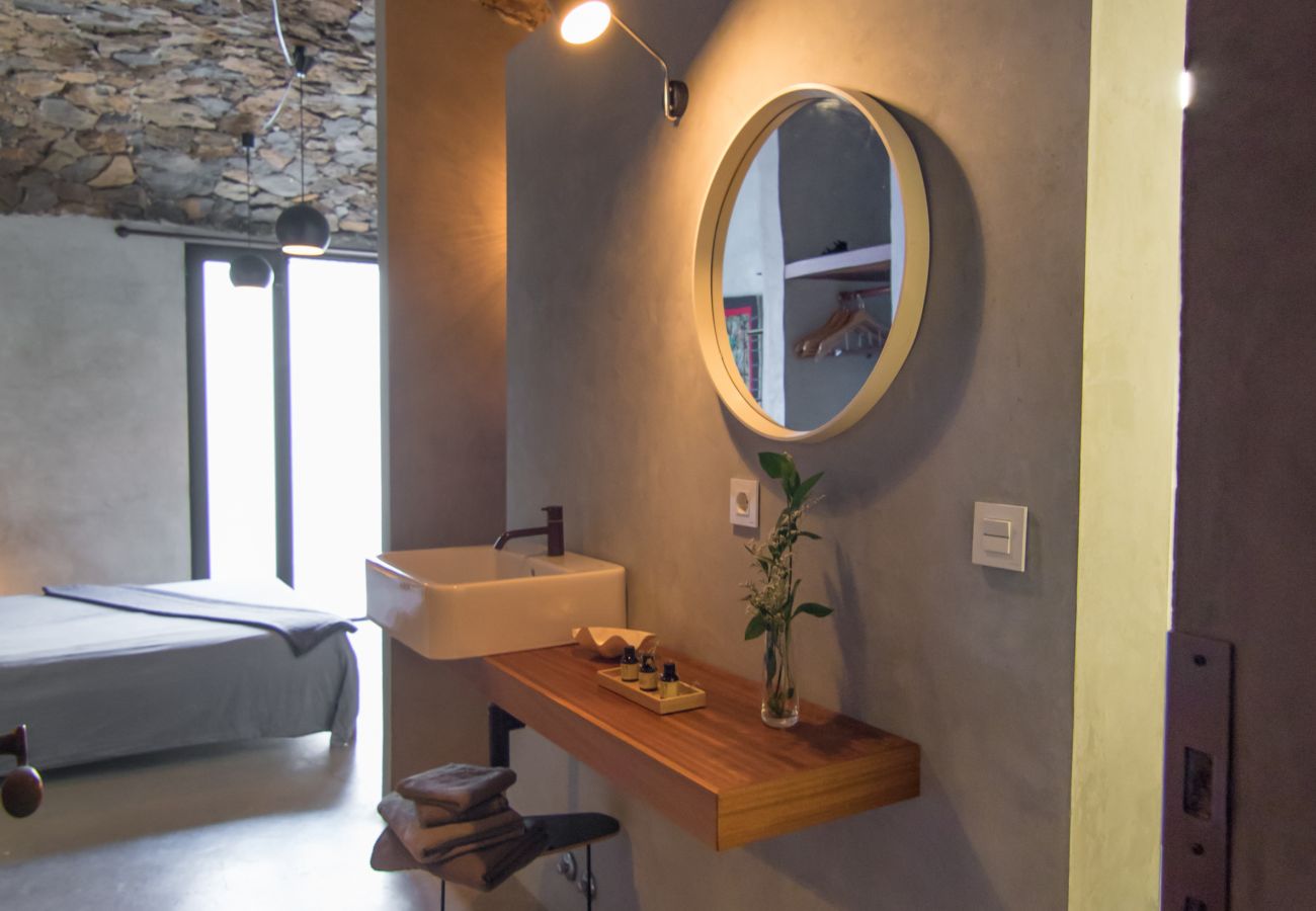 Apartment in Arico - HomeForGuest NextDoor Oasis: ocean front, terrace, natural pool- HomeForGuest