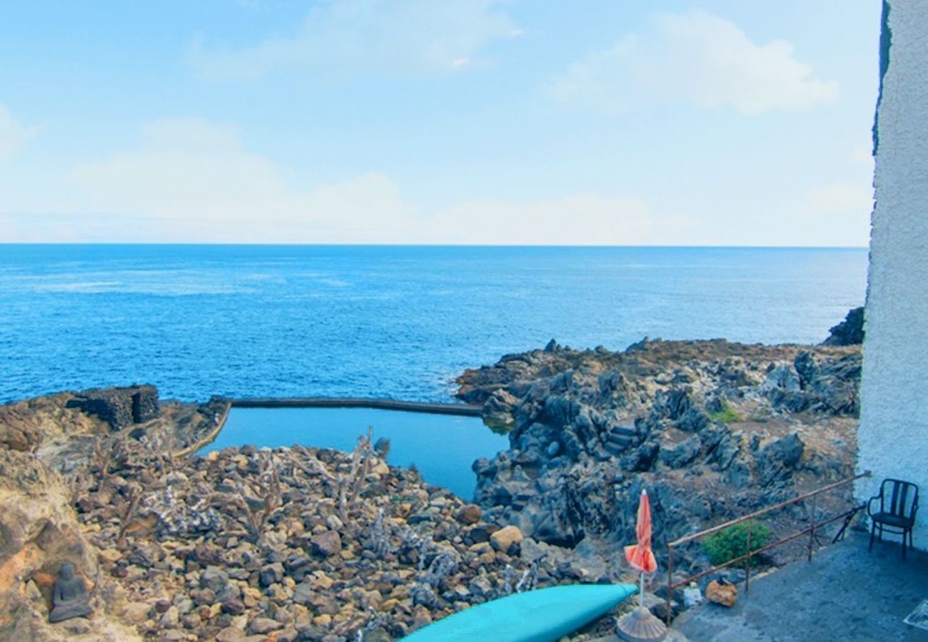 Apartment in Arico - HomeForGuest NextDoor Oasis: ocean front, terrace, natural pool- HomeForGuest
