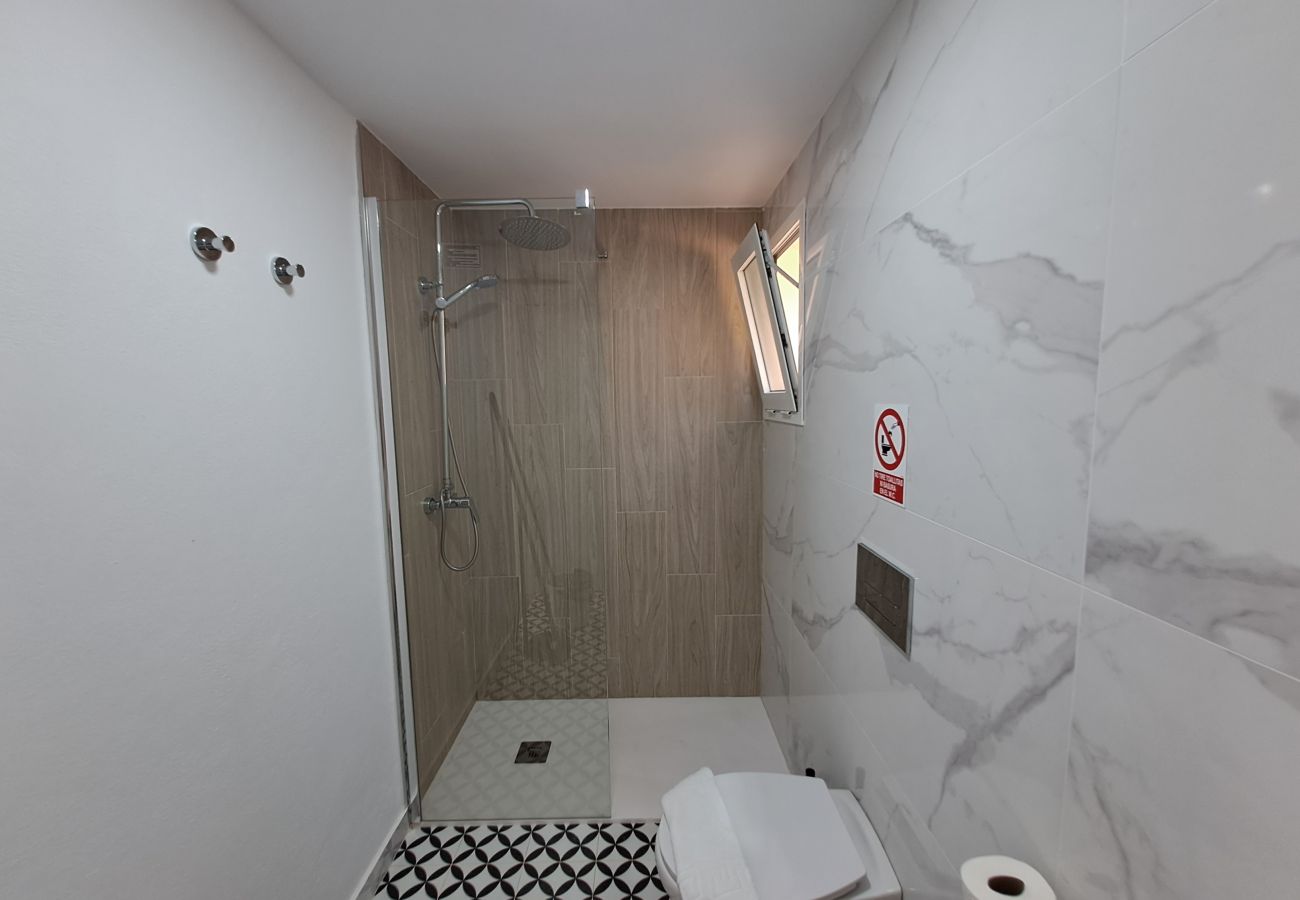 Aparthotel in Corralejo - Apartment with terrace, swimming pool and beachfront in Corralejo - Home For Guest
