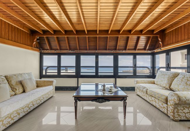 Apartment in Arrecife - Casa Fife | Immense Duplex Facing the Sea