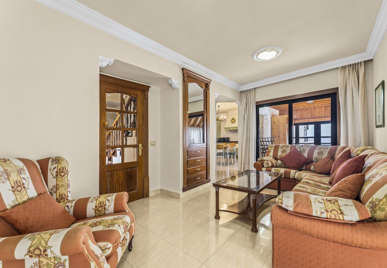 Apartment in Arrecife - Casa Fife | Immense Duplex Facing the Sea