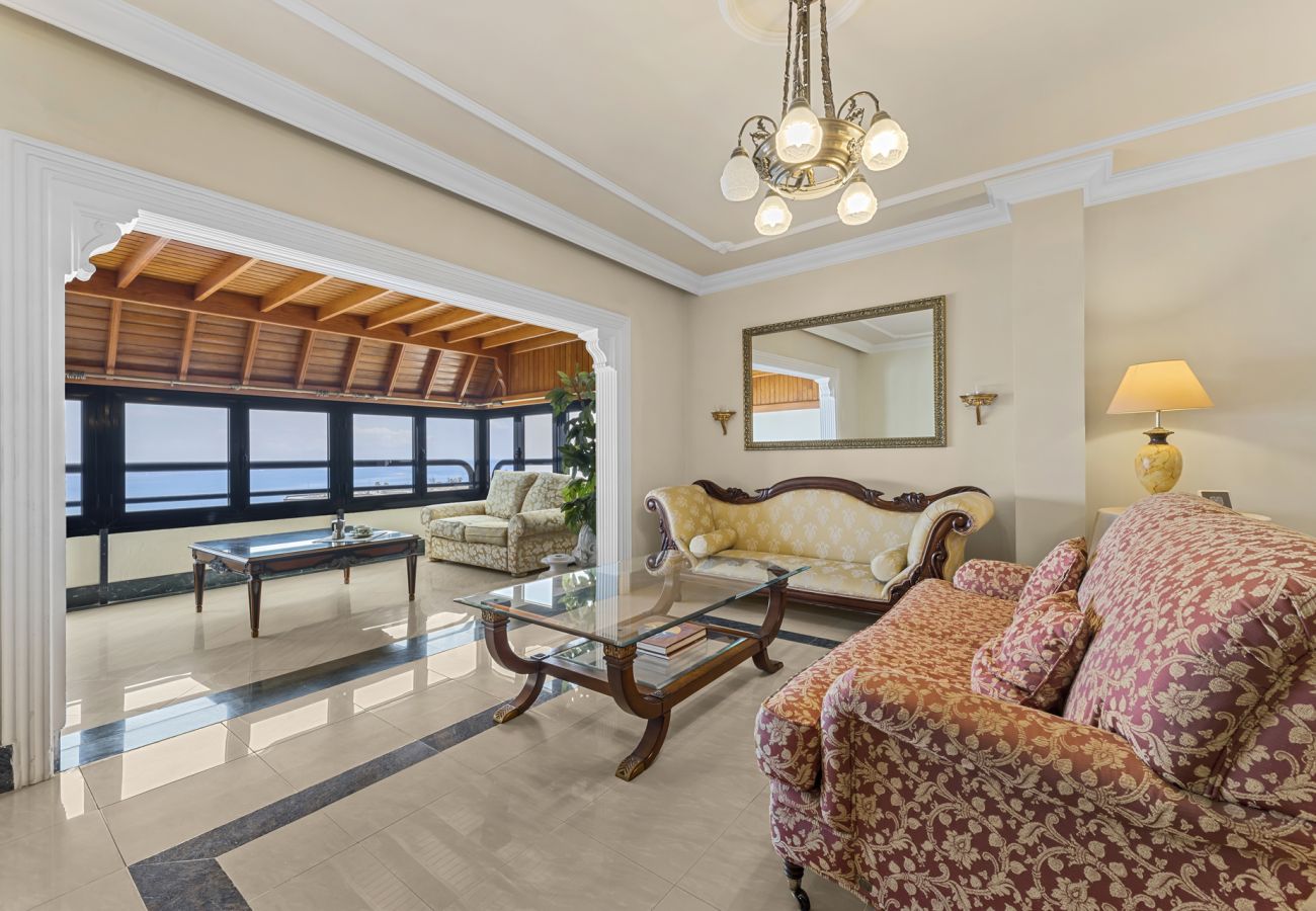 Apartment in Arrecife - Casa Fife | Immense Duplex Facing the Sea