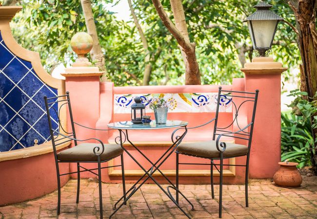 Cottage in Tacoronte - HomeForGuest Rural House El Laurel with terrace and large gardens Cottage in Tacoronte - HomeForGuest Rural House El Laurel with terrace and large gardens