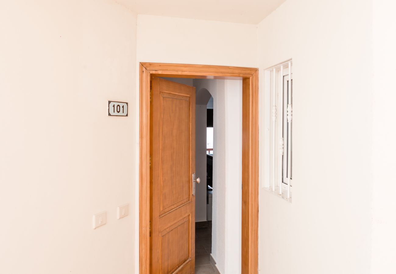 Apartment in Adeje - HomeForGuest Apto. La Caleta