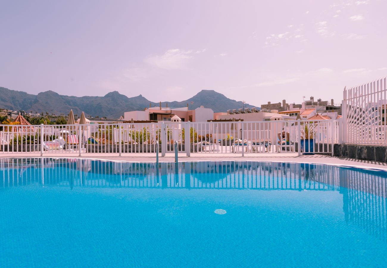 Apartment in Adeje - HomeForGuest Apto. La Caleta