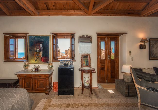 Terraced House in Monemvasia - Casa Felicia, the Castle Mansion Experience  Terraced House in Monemvasia - Casa Felicia, the Castle Mansion Experience