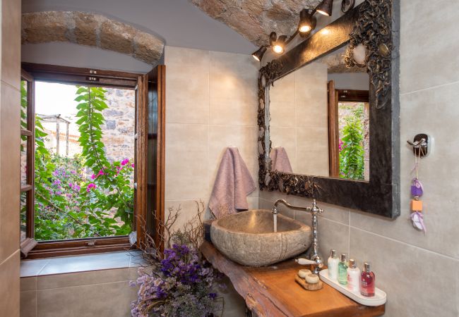 Terraced House in Monemvasia - Casa Felicia, the Castle Mansion Experience  Terraced House in Monemvasia - Casa Felicia, the Castle Mansion Experience