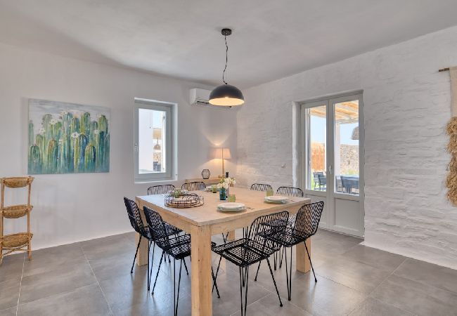 Villa in Xifara - 4BR SEAFRONT GEM. STUNNING & AT TOP LOCATION  Villa in Xifara - 4BR SEAFRONT GEM. STUNNING & AT TOP LOCATION