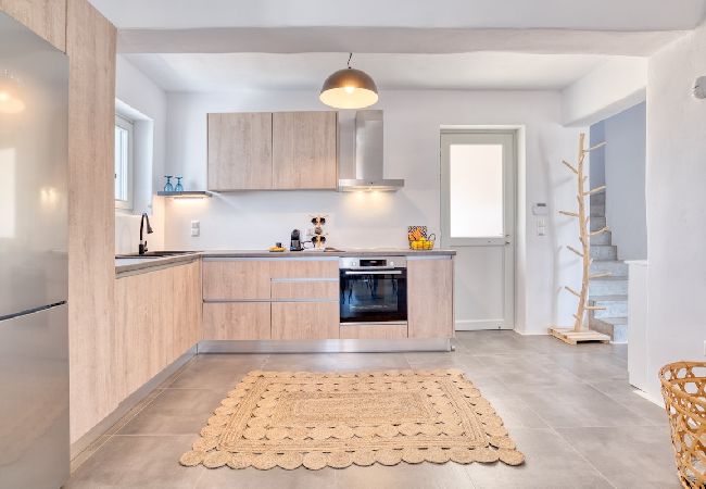 Villa in Xifara - 4BR SEAFRONT GEM. STUNNING & AT TOP LOCATION  Villa in Xifara - 4BR SEAFRONT GEM. STUNNING & AT TOP LOCATION