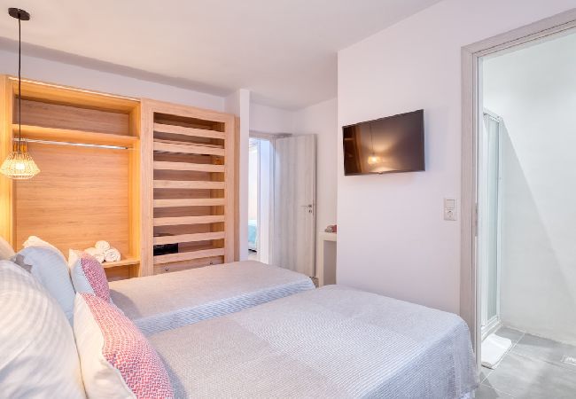 Villa in Xifara - 4BR SEAFRONT GEM. STUNNING & AT TOP LOCATION  Villa in Xifara - 4BR SEAFRONT GEM. STUNNING & AT TOP LOCATION