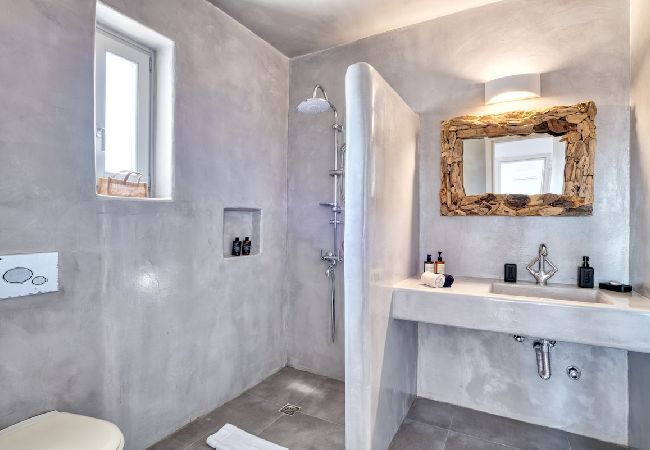 Villa in Xifara - 4BR SEAFRONT GEM. STUNNING & AT TOP LOCATION  Villa in Xifara - 4BR SEAFRONT GEM. STUNNING & AT TOP LOCATION