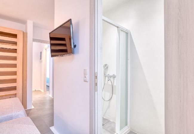 Villa in Xifara - 4BR SEAFRONT GEM. STUNNING & AT TOP LOCATION  Villa in Xifara - 4BR SEAFRONT GEM. STUNNING & AT TOP LOCATION