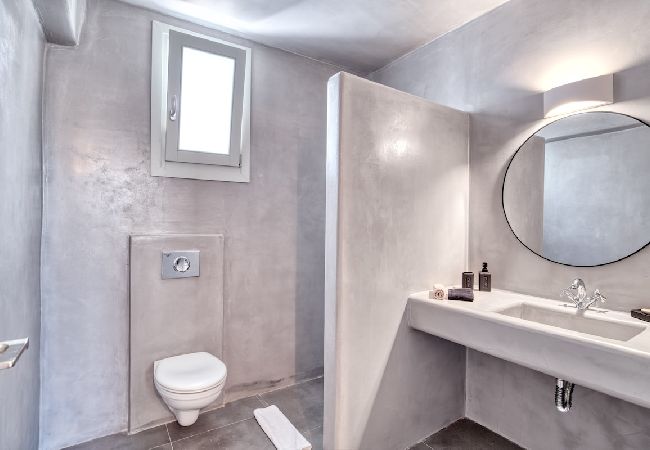 Villa in Xifara - 4BR SEAFRONT GEM. STUNNING & AT TOP LOCATION  Villa in Xifara - 4BR SEAFRONT GEM. STUNNING & AT TOP LOCATION