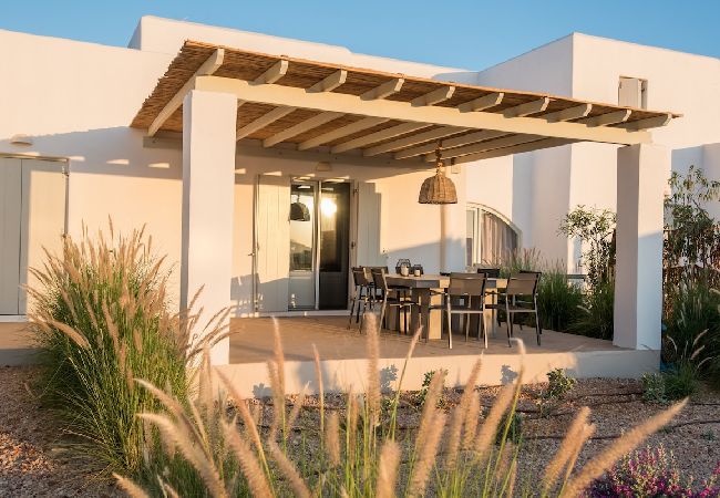 Villa in Xifara - SPECTACULAR 5 BR SEAFRONT VILLA AT PRIME LOCATION  Villa in Xifara - SPECTACULAR 5 BR SEAFRONT VILLA AT PRIME LOCATION