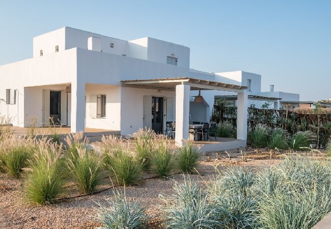 Villa in Xifara - SPECTACULAR 5 BR SEAFRONT VILLA AT PRIME LOCATION  Villa in Xifara - SPECTACULAR 5 BR SEAFRONT VILLA AT PRIME LOCATION