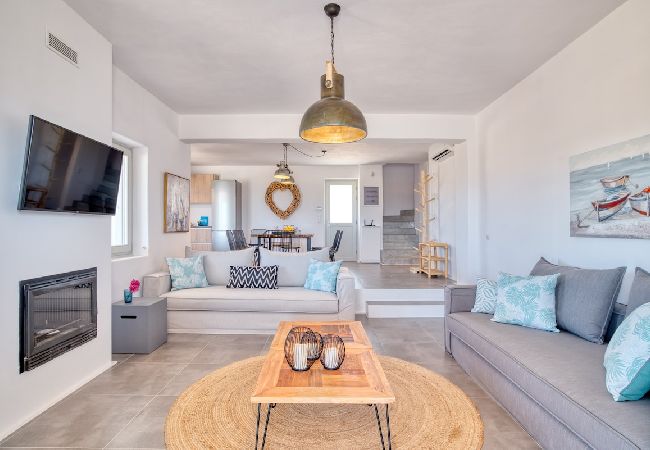 Villa in Xifara - SPECTACULAR 5 BR SEAFRONT VILLA AT PRIME LOCATION  Villa in Xifara - SPECTACULAR 5 BR SEAFRONT VILLA AT PRIME LOCATION