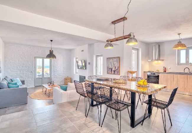 Villa in Xifara - SPECTACULAR 5 BR SEAFRONT VILLA AT PRIME LOCATION  Villa in Xifara - SPECTACULAR 5 BR SEAFRONT VILLA AT PRIME LOCATION