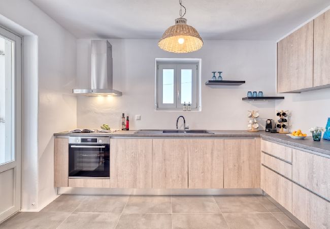 Villa in Xifara - SPECTACULAR 5 BR SEAFRONT VILLA AT PRIME LOCATION  Villa in Xifara - SPECTACULAR 5 BR SEAFRONT VILLA AT PRIME LOCATION