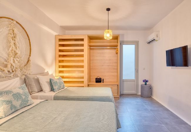 Villa in Xifara - SPECTACULAR 5 BR SEAFRONT VILLA AT PRIME LOCATION  Villa in Xifara - SPECTACULAR 5 BR SEAFRONT VILLA AT PRIME LOCATION