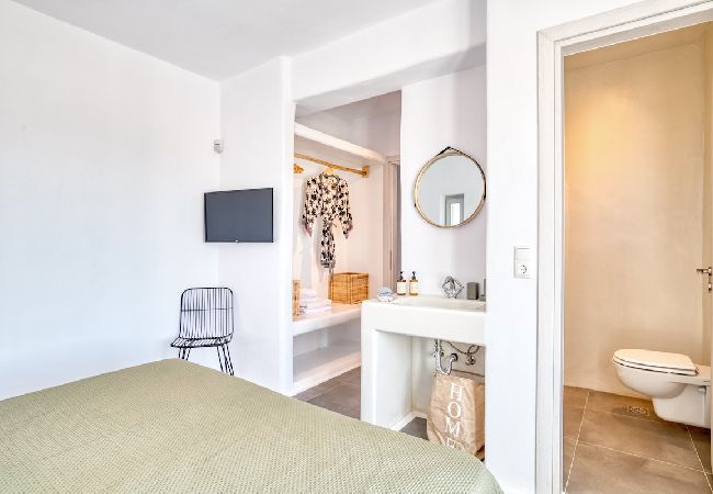 Villa in Xifara - SPECTACULAR 5 BR SEAFRONT VILLA AT PRIME LOCATION  Villa in Xifara - SPECTACULAR 5 BR SEAFRONT VILLA AT PRIME LOCATION