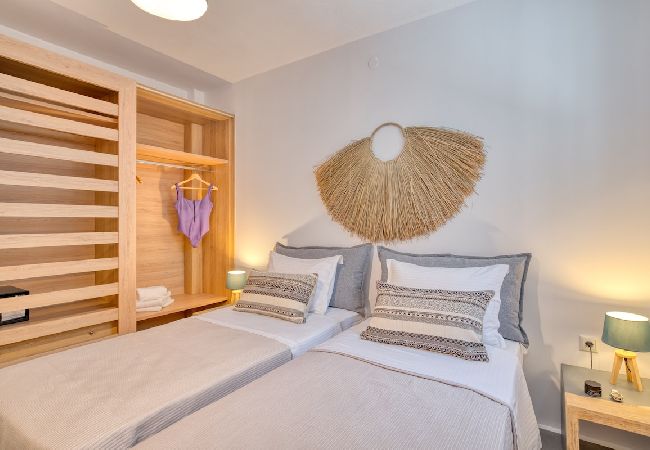 Villa in Xifara - SPECTACULAR 5 BR SEAFRONT VILLA AT PRIME LOCATION  Villa in Xifara - SPECTACULAR 5 BR SEAFRONT VILLA AT PRIME LOCATION