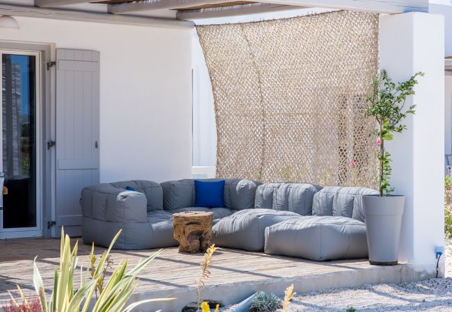 Villa in Xifara - Hip family pool villa, a walk from the beach  Villa in Xifara - Hip family pool villa, a walk from the beach