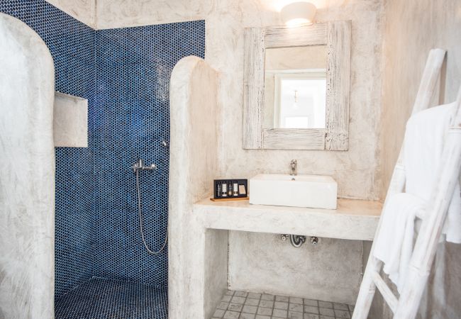 Villa in Xifara - Hip family pool villa, a walk from the beach  Villa in Xifara - Hip family pool villa, a walk from the beach