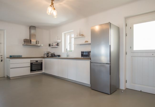 Villa in Xifara - Hip family pool villa, a walk from the beach  Villa in Xifara - Hip family pool villa, a walk from the beach