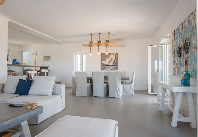 Villa in Xifara - Hip family pool villa, a walk from the beach  Villa in Xifara - Hip family pool villa, a walk from the beach