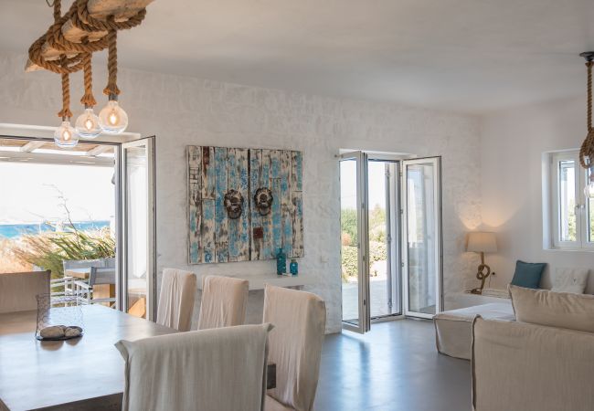 Villa in Xifara - Hip family pool villa, a walk from the beach  Villa in Xifara - Hip family pool villa, a walk from the beach