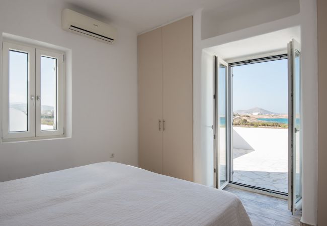 Villa in Xifara - Hip family pool villa, a walk from the beach  Villa in Xifara - Hip family pool villa, a walk from the beach