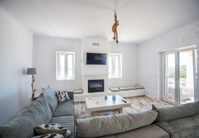 Villa in Xifara - Fabulous pool villa, steps from the beach  Villa in Xifara - Fabulous pool villa, steps from the beach