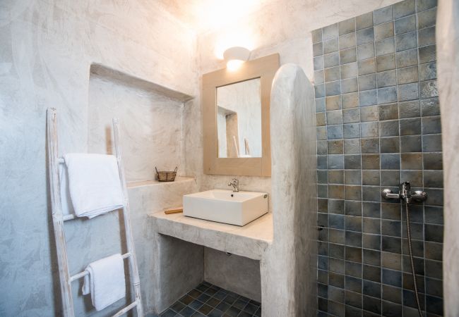 Villa in Xifara - Fabulous pool villa, steps from the beach  Villa in Xifara - Fabulous pool villa, steps from the beach