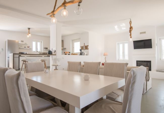 Villa in Xifara - Fabulous pool villa, steps from the beach  Villa in Xifara - Fabulous pool villa, steps from the beach