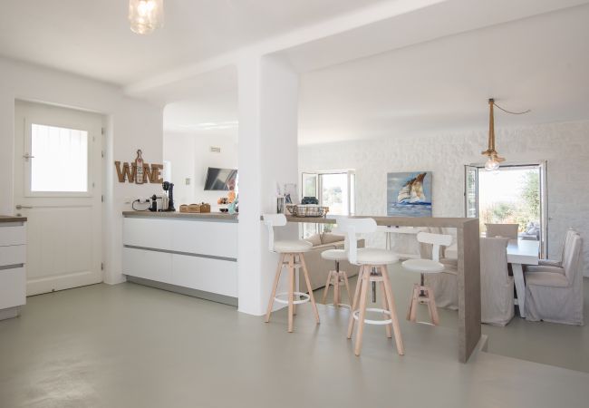 Villa in Xifara - Fabulous pool villa, steps from the beach  Villa in Xifara - Fabulous pool villa, steps from the beach