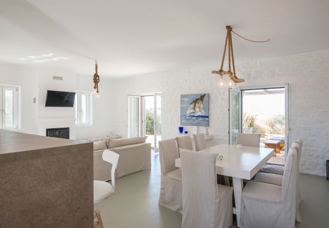 Villa in Xifara - Fabulous pool villa, steps from the beach  Villa in Xifara - Fabulous pool villa, steps from the beach